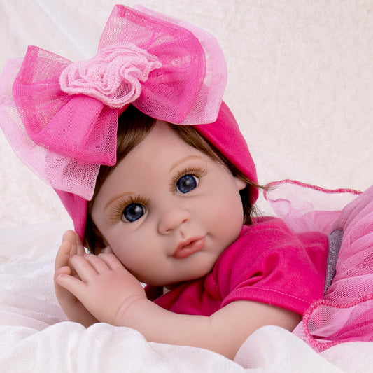Aori 22-inch weighted cloth body for cuddly, hug-friendly play