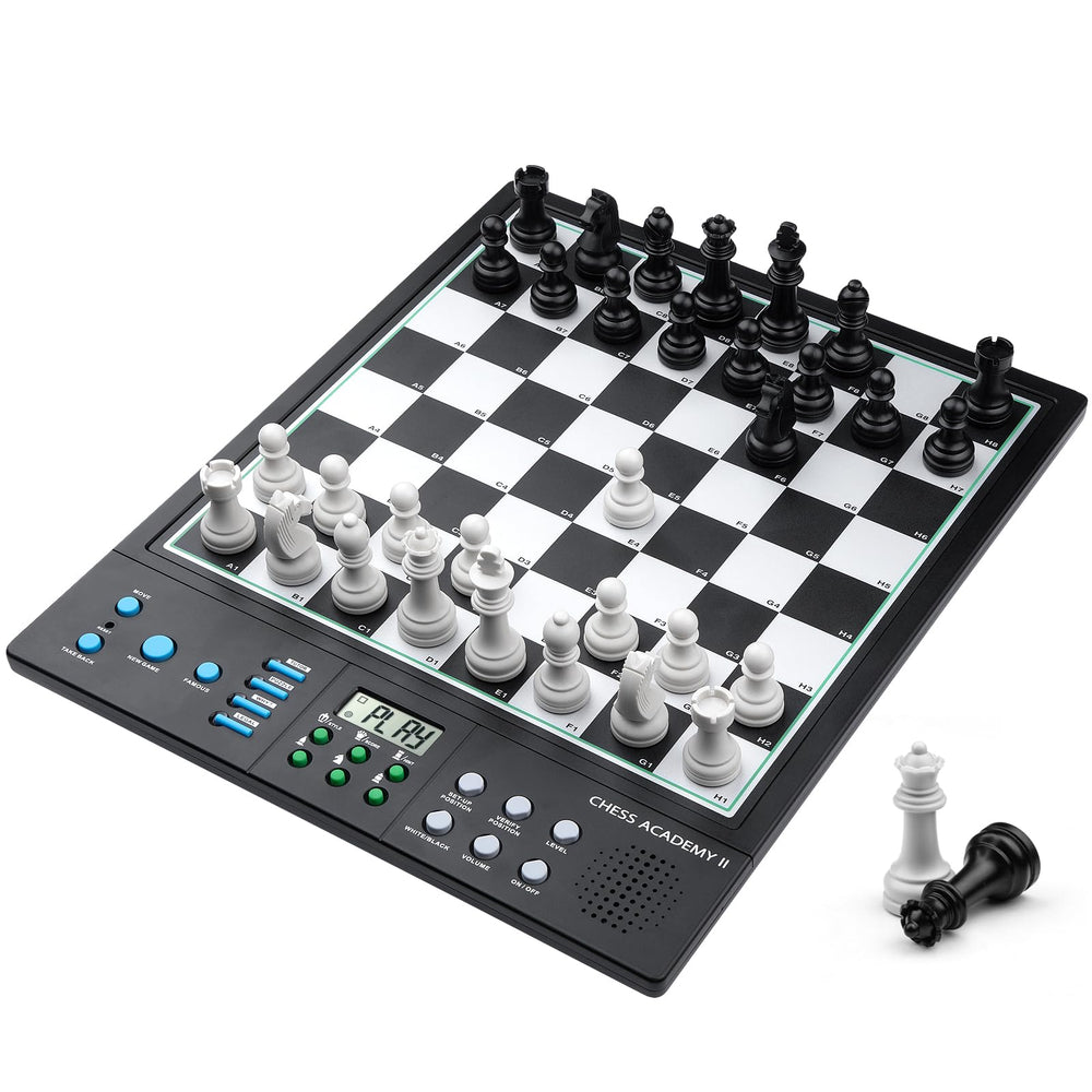 APMCETL LC2B chess board close-up showing comfortable pieces and magnetic stability.