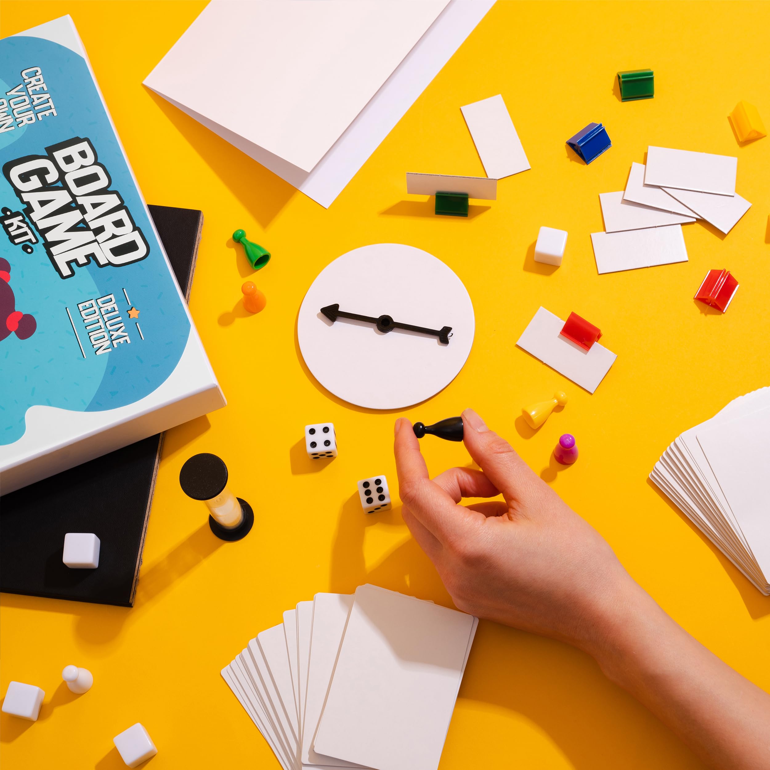 Apostrophe Games deluxe custom box keeps components organized for easy setup.