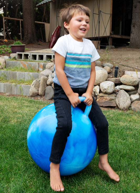 AppleRound hopball with durable grip handle for stable bouncing sessions.