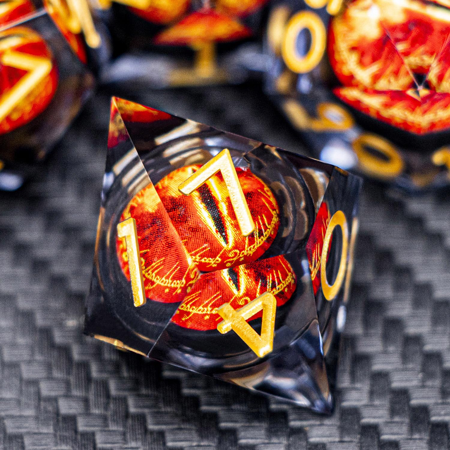 ARUOHHA D8 sharp-edged resin dice with crisp readability