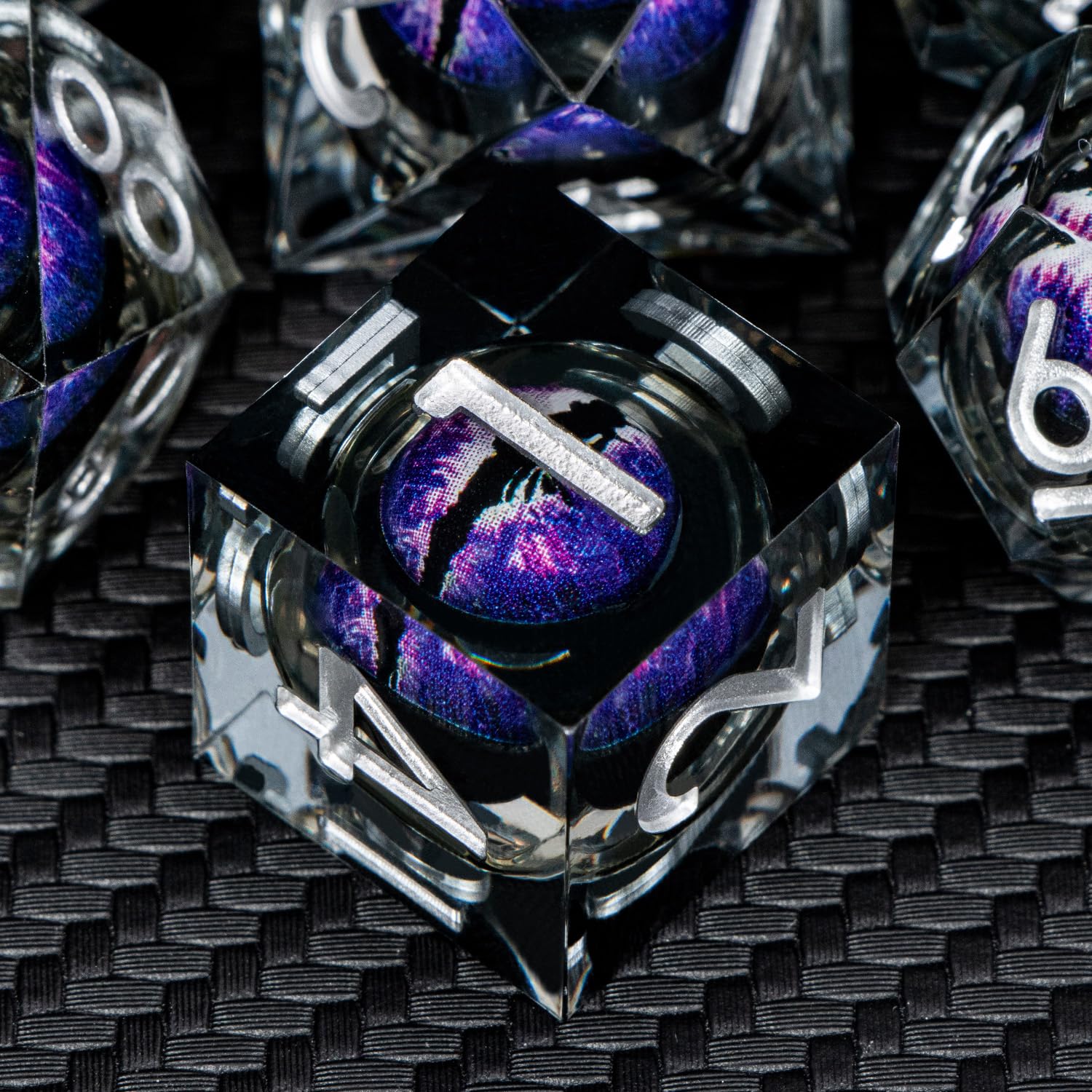 ARUOHHA seven-piece D&D dice set in a stylish metal box
