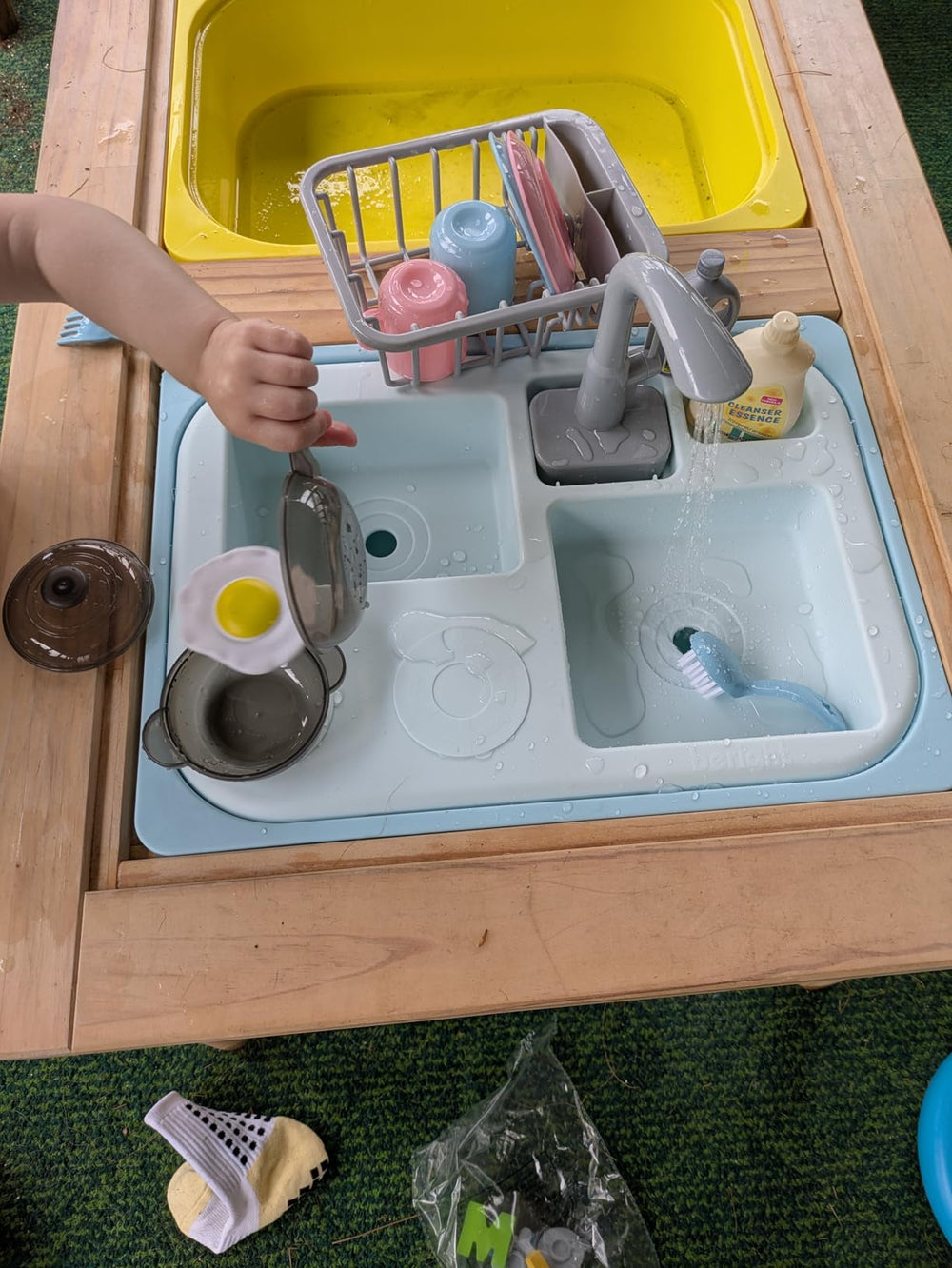 Asweets blue color-changing kitchen set makes a thoughtful gift for kids.