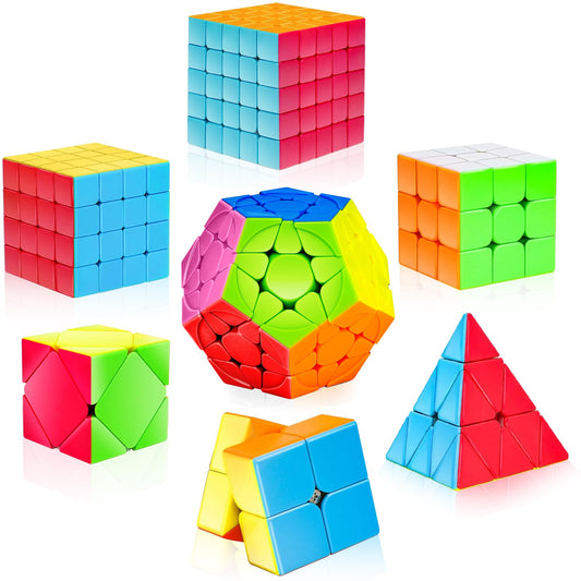 AuntyFey 2x2 speed cube close-up showing smooth turns for beginners