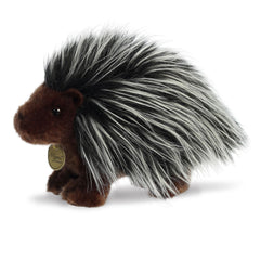 Aurora Miyoni porcupine with bean pellets for stable posing