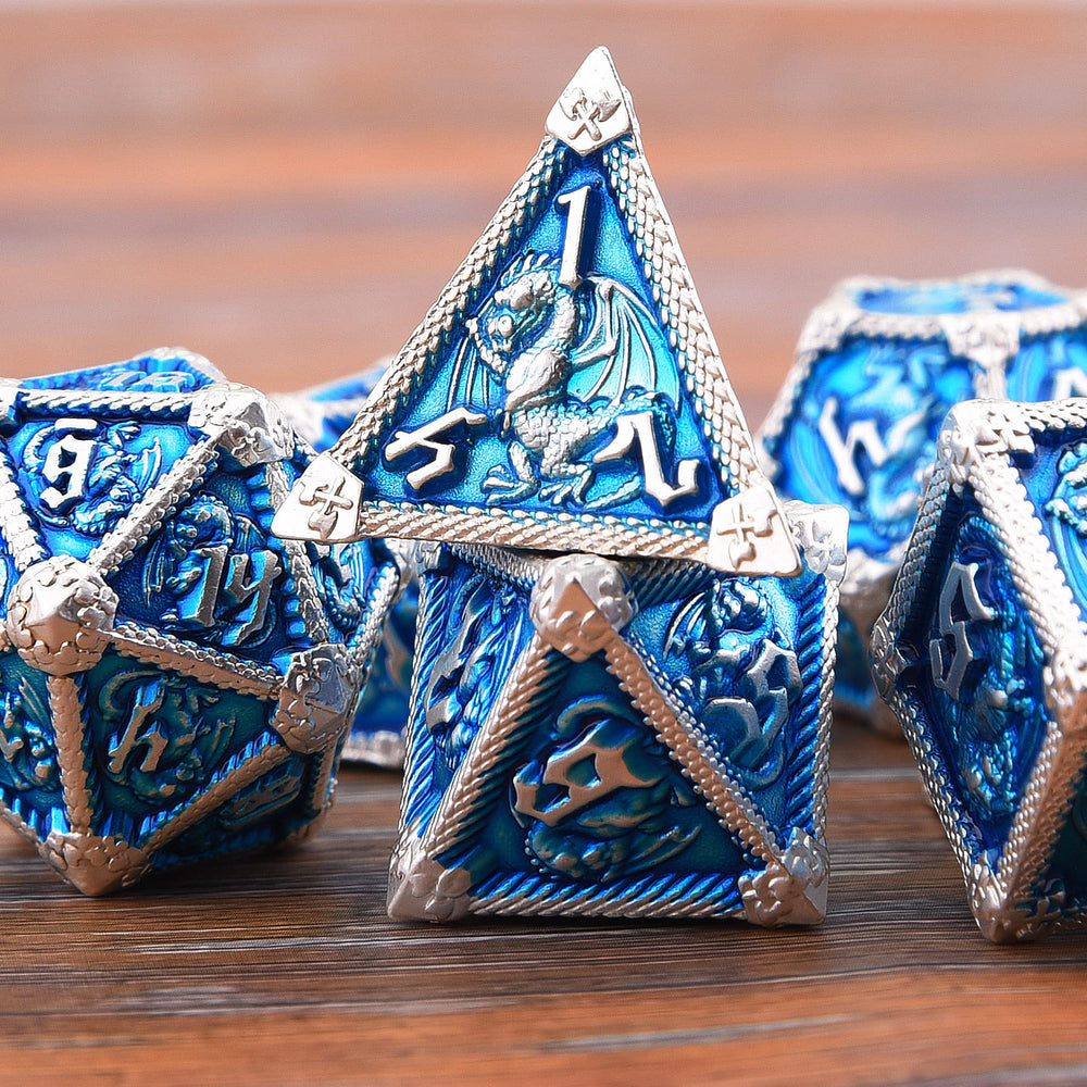 AUSTOR D20 rolling in action, smooth spin and balance.