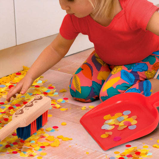 B. toys Clean n' Play wooden dustpan supports tidy-up routines at home.