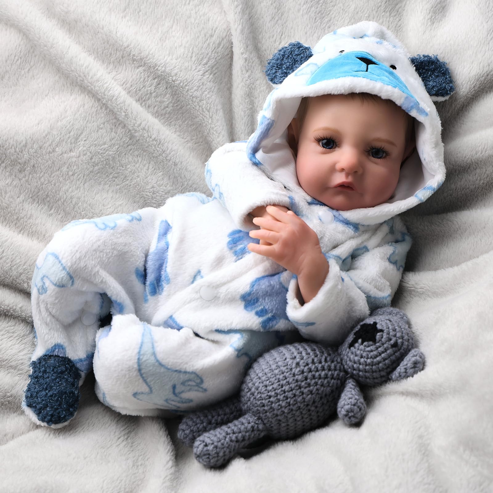 BABESIDE 17-inch soft cloth body provides cuddly, hug-friendly play.