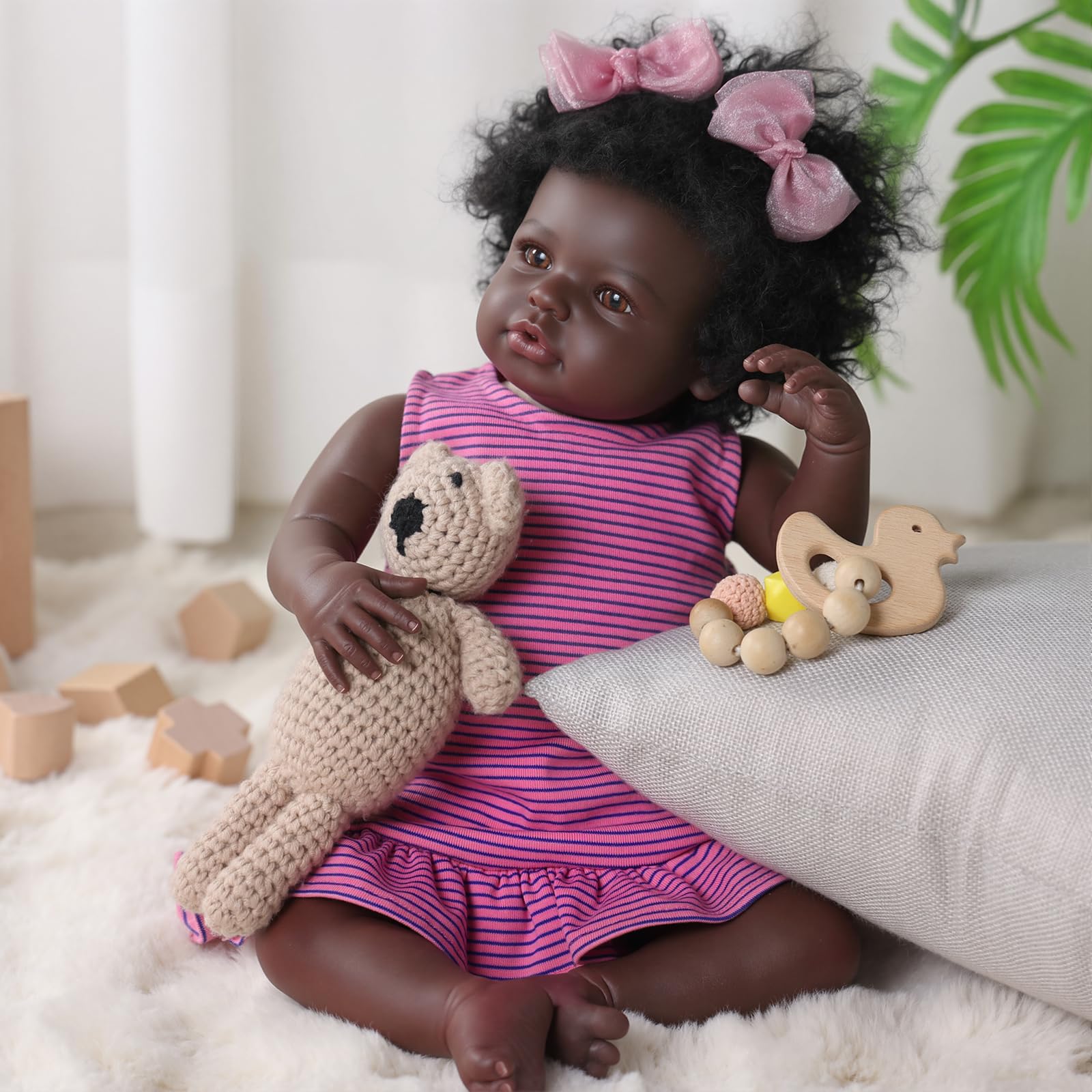 BABESIDE Black Reborn 20-inch size – comfortable to hug and hold during playtime