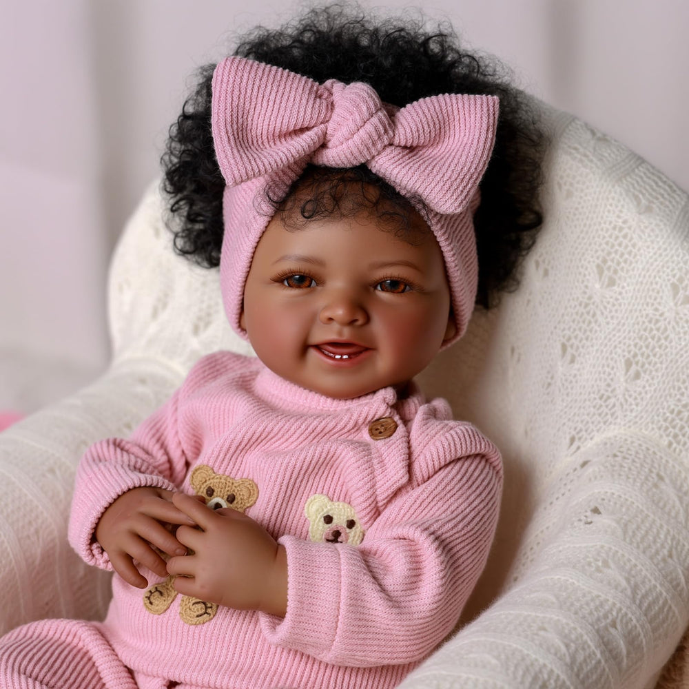 BABESIDE poseable limbs enable varied poses and imaginative play.