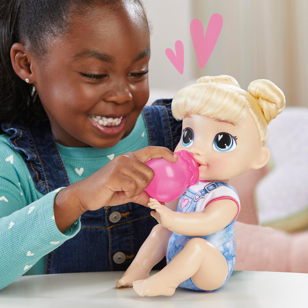 Baby Alive Harper Hugs dances to a 12-second tune for lively play.