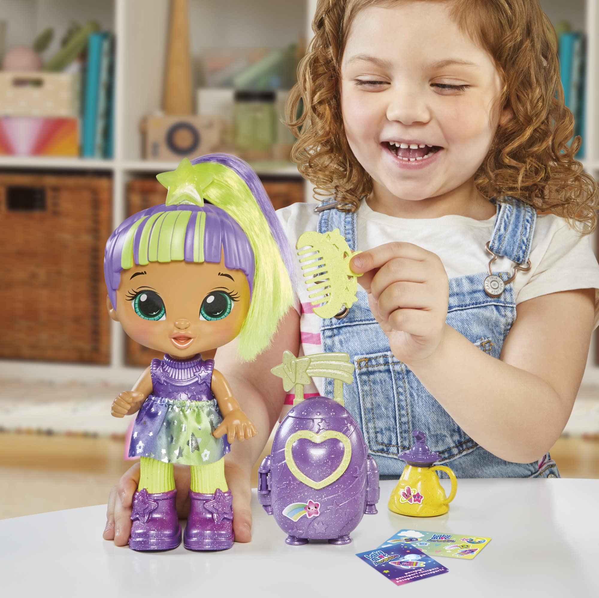 Green and purple brushable hair with a comb for styling Lovely Luna
