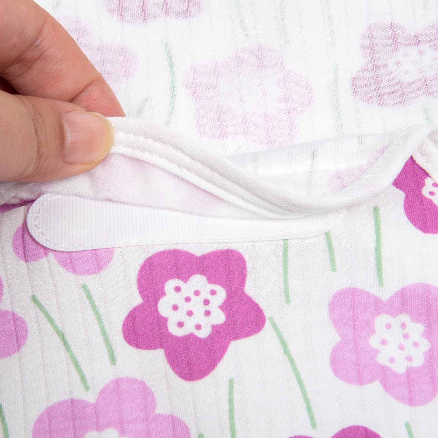 Babyfere gift-pack includes two blankets and two caps for gifting
