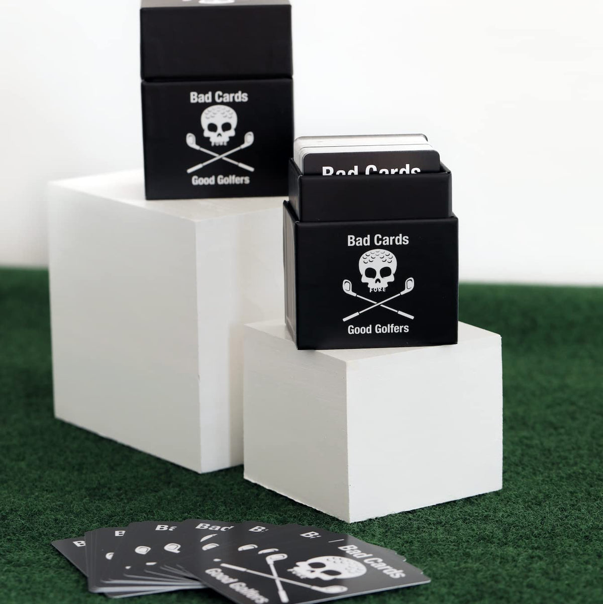 Bad Cards Fore Good Golfers package unboxing shows ready-to-play set for social rounds
