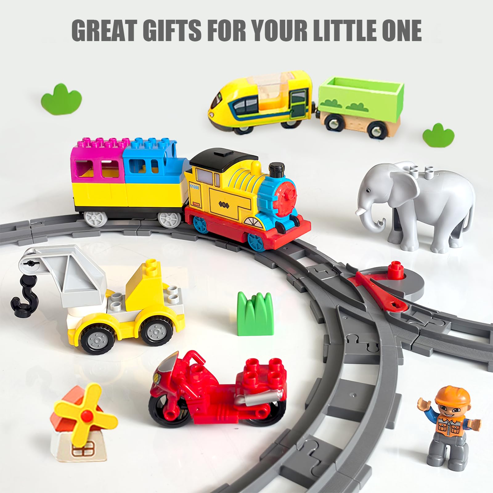 BananMelonBM light-grey tracks offer durable, easy-to-clean play surfaces.