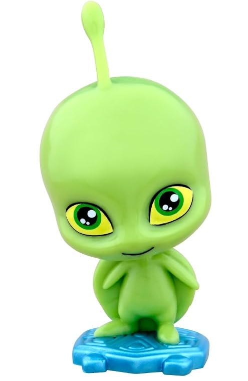 Box packaging for gifting and easy unboxing from Bandai Miraculous.