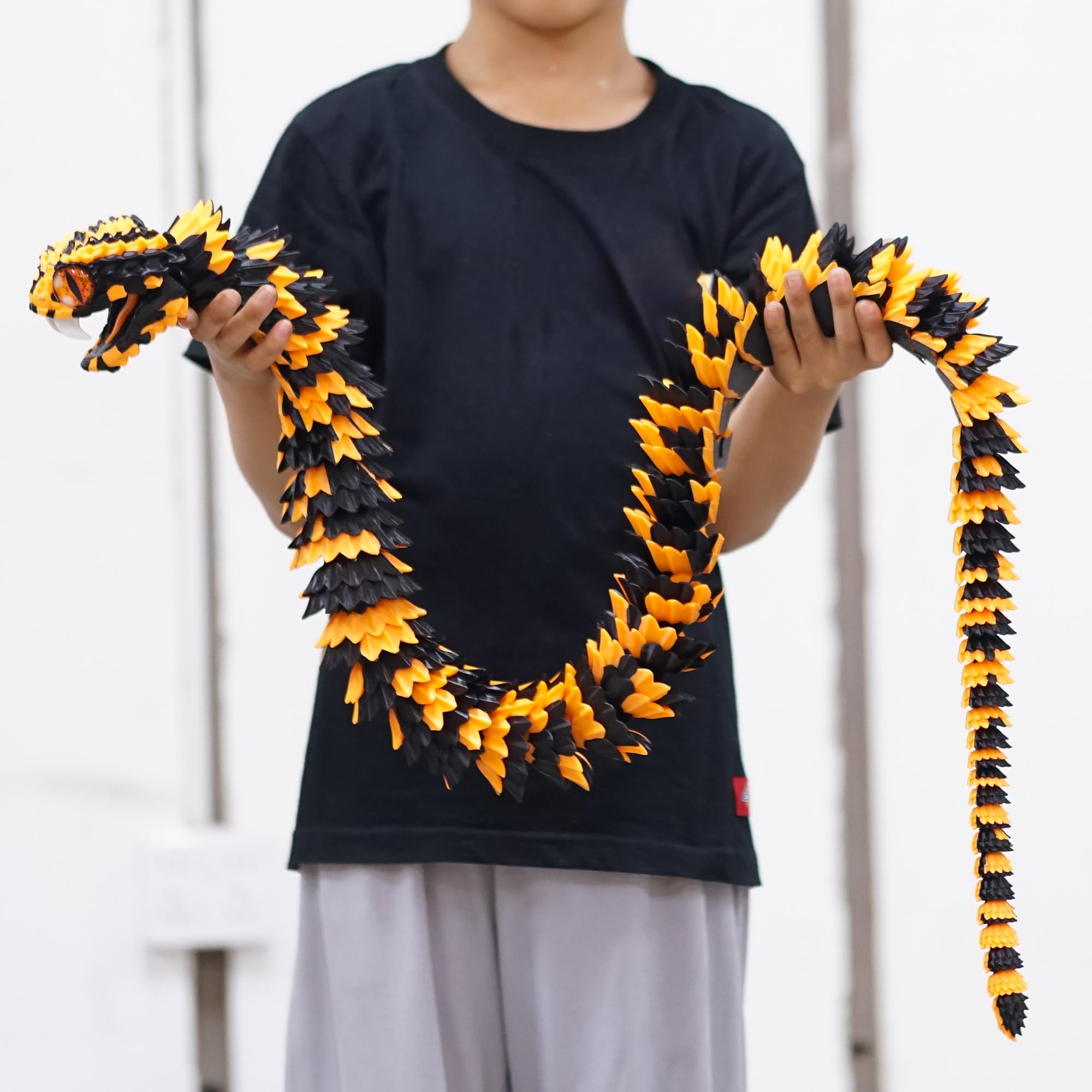 BANPIWOLG 3D printed snake features lifelike color and intricate detailing.