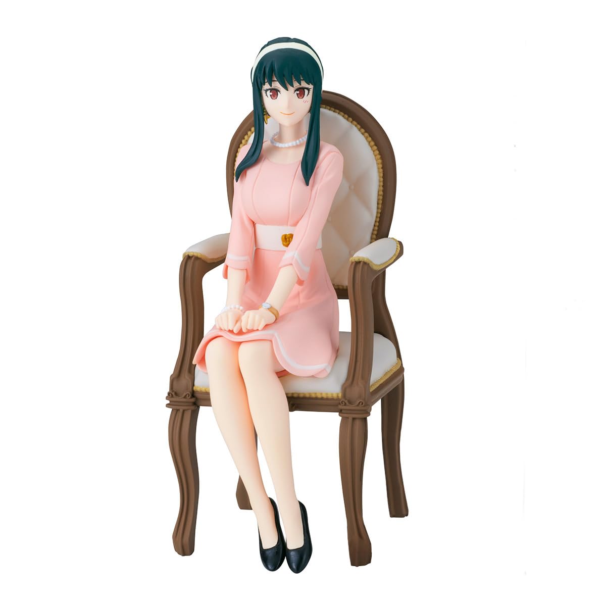 Banpresto Yor Forger statue front view ideal for a dynamic display