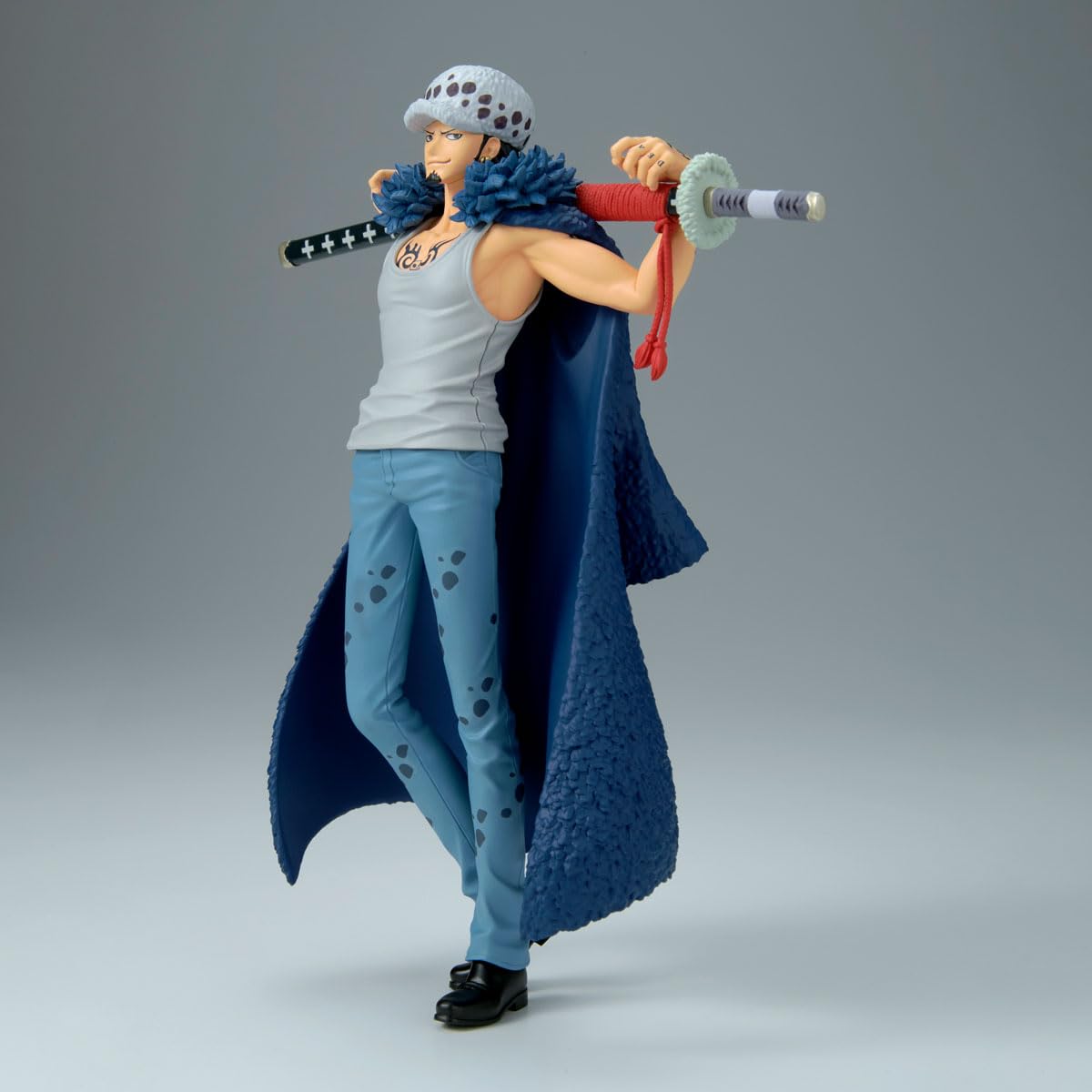 Banpresto Trafalgar Law DXF collectible display setup with other figures