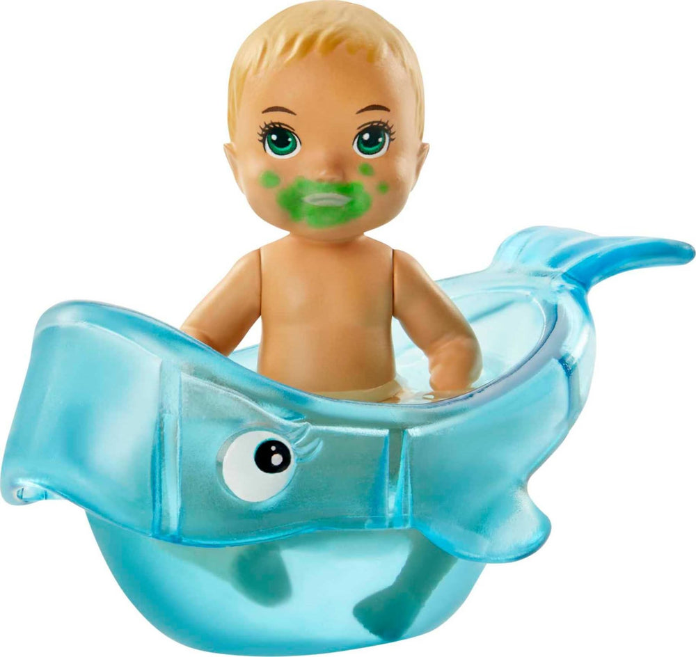 Barbie Skippers Inc duck-shaped towel complements post-bath dress-up and cozy scene moments.