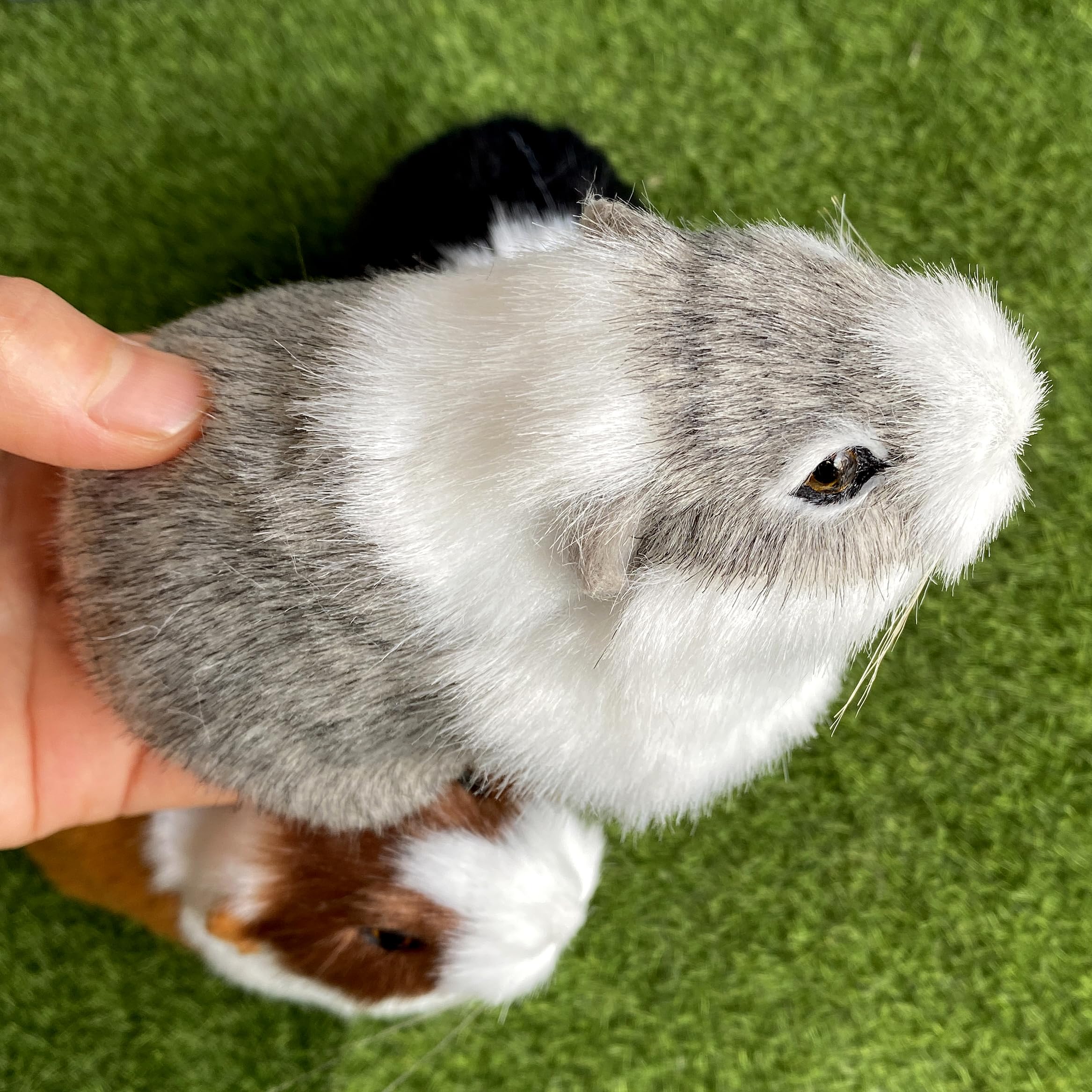 Basuo-9Q shelf decor hamster plush is safe for children.