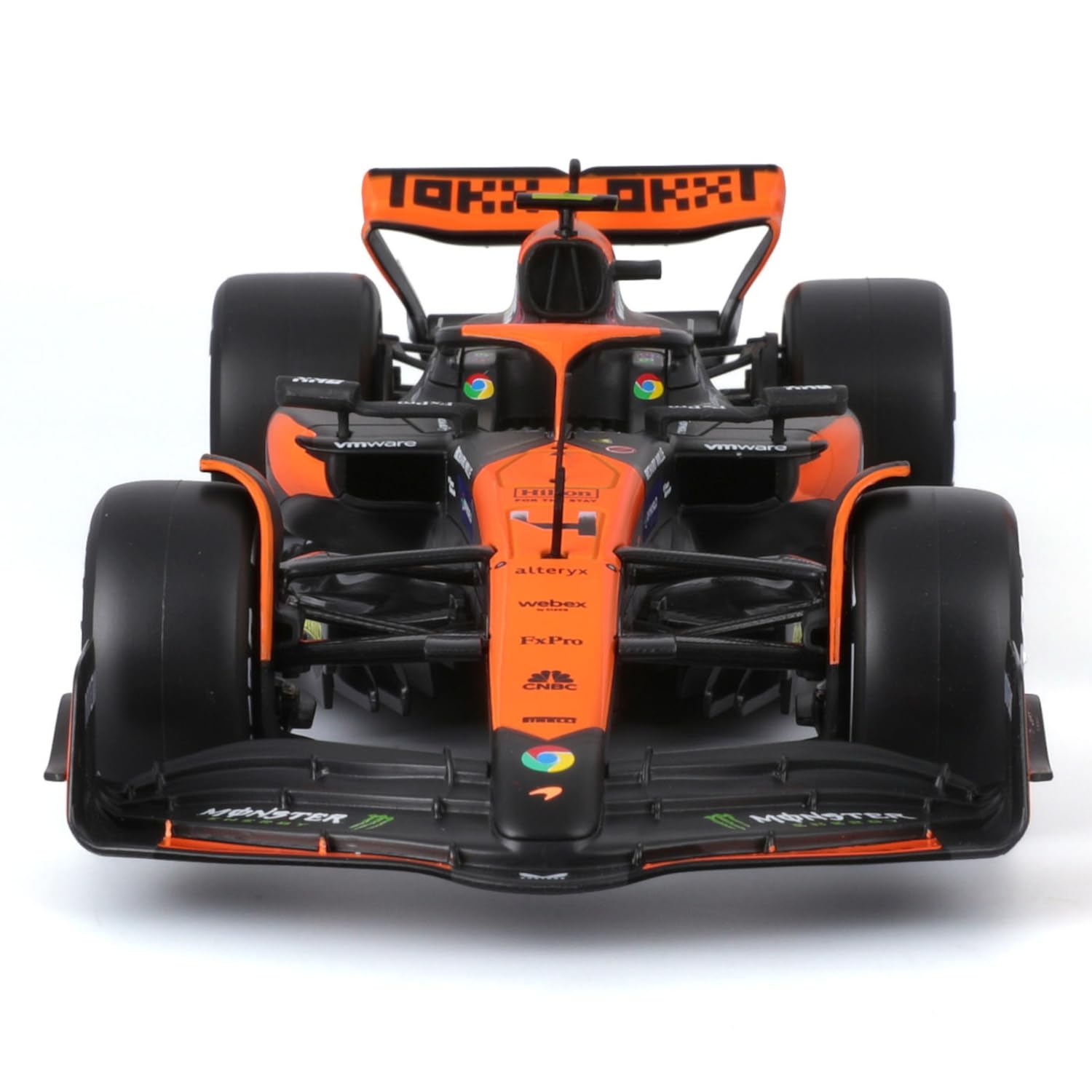 Bburago McLaren MCL38 1:24 die cast detail close-up
