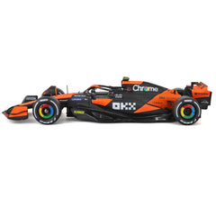 Bburago McLaren MCL38 1:24 Norris #4 branding close-up