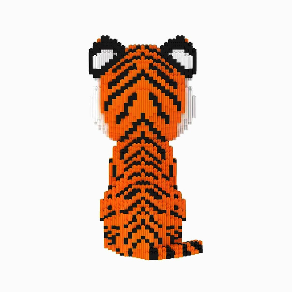 BDYDT Tiger micro blocks close-up of colorful bricks and details.