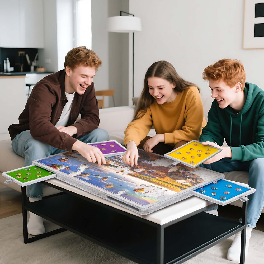 Becko US non-slip surface keeps puzzle pieces in place while you work.