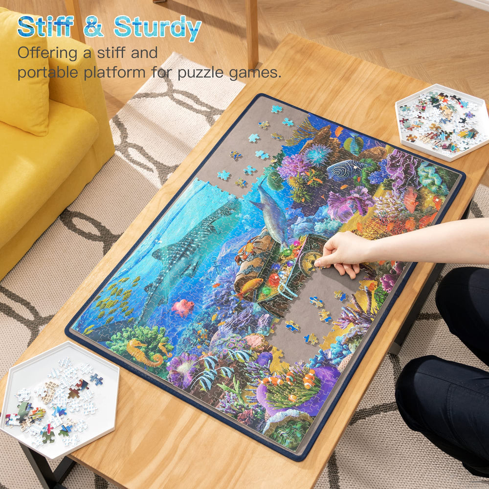 Becko US puzzle board features a stiff platform for comfortable puzzle building.