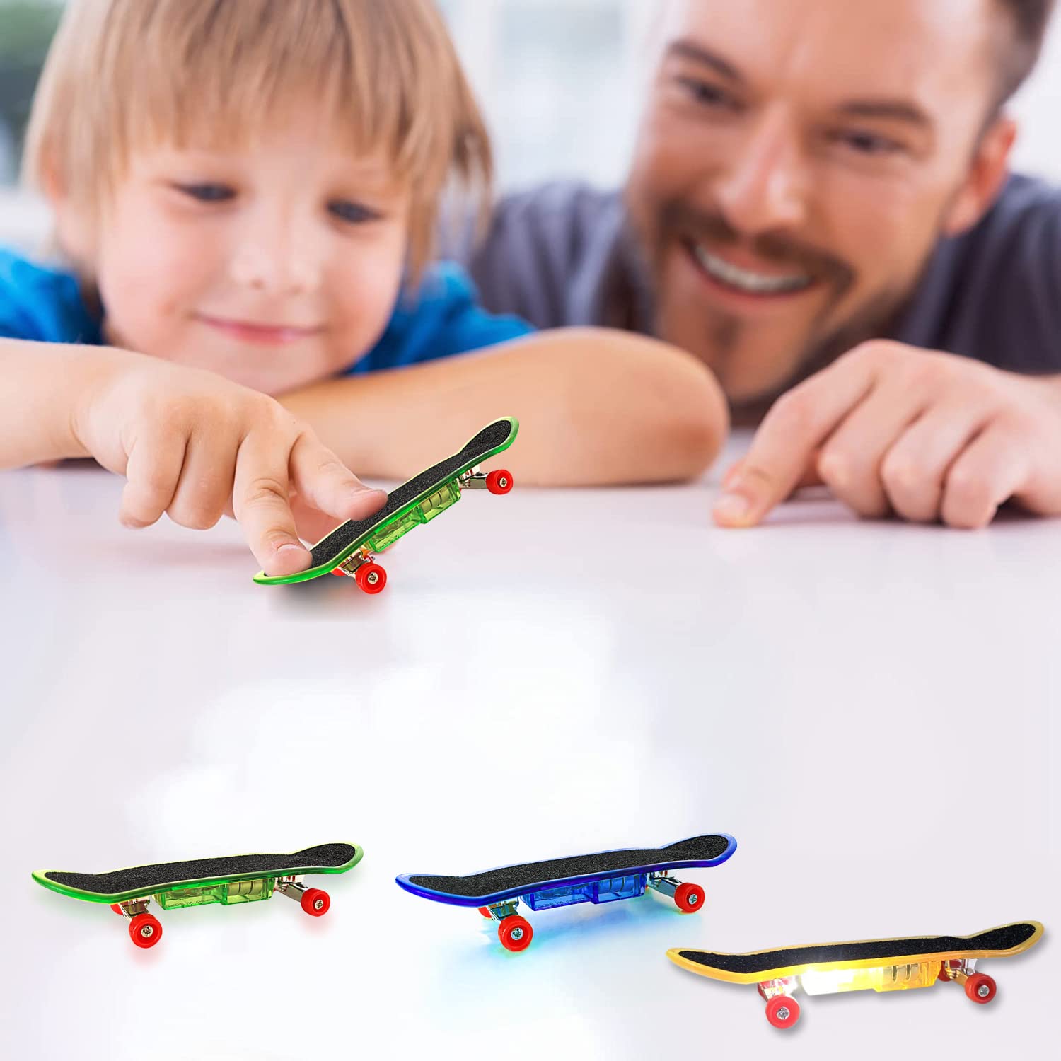 Beselley finger skateboard size 3.74 inches fits on small fingers.