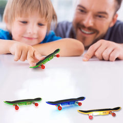 Beselley finger skateboard size 3.74 inches fits on small fingers.