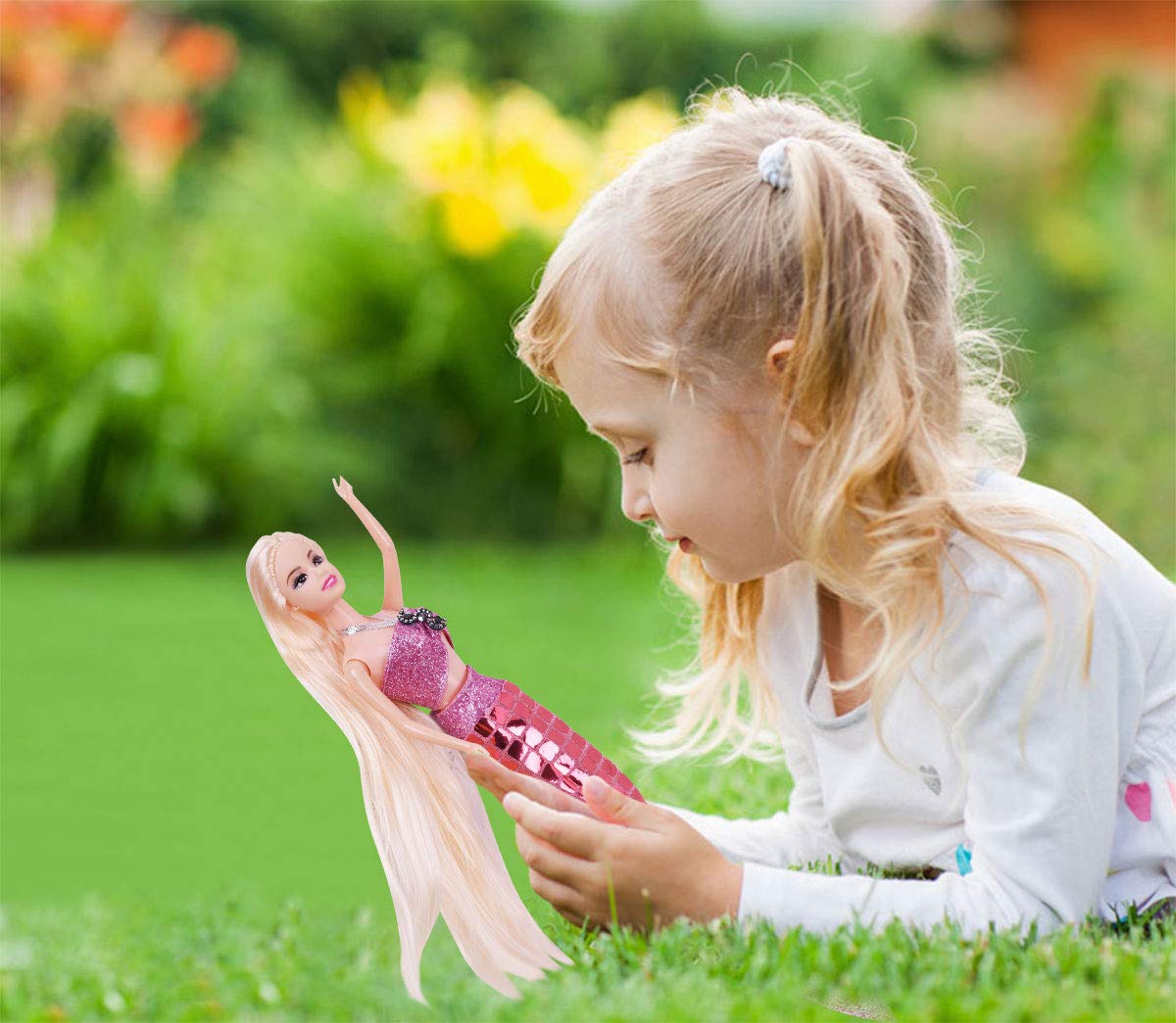 Bettina doll accessories pack enables mix-and-match outfits