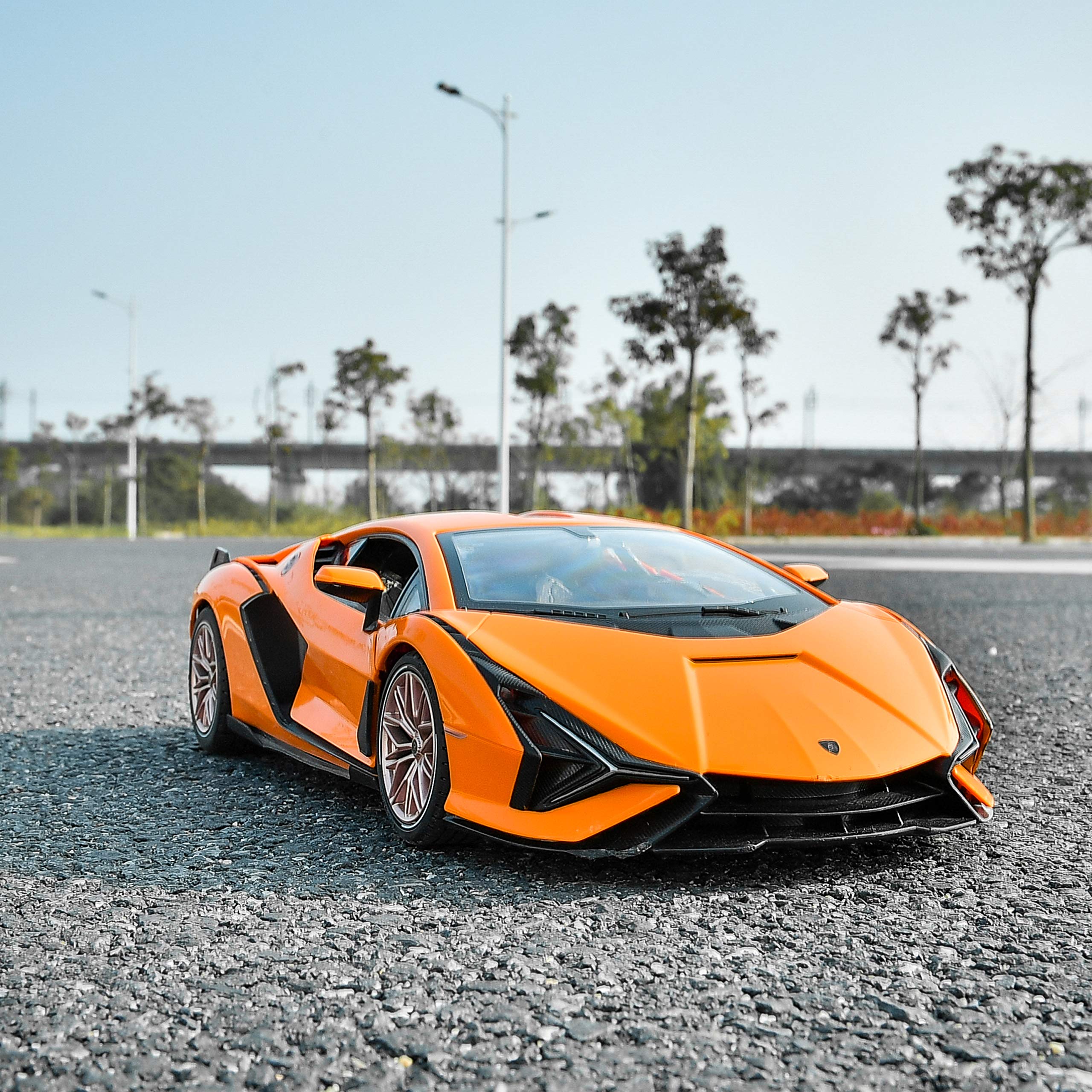 BEZGAR Lambo Sián FKP37 packaging photo hints gift-ready presentation.