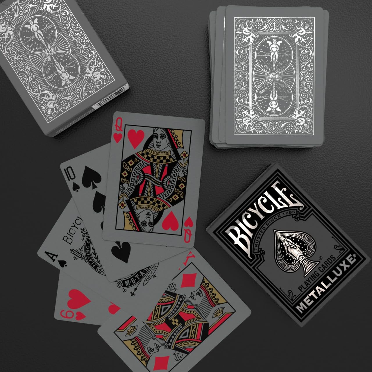 Bicycle Metalluxe back-face design highlights elegant foil pattern.