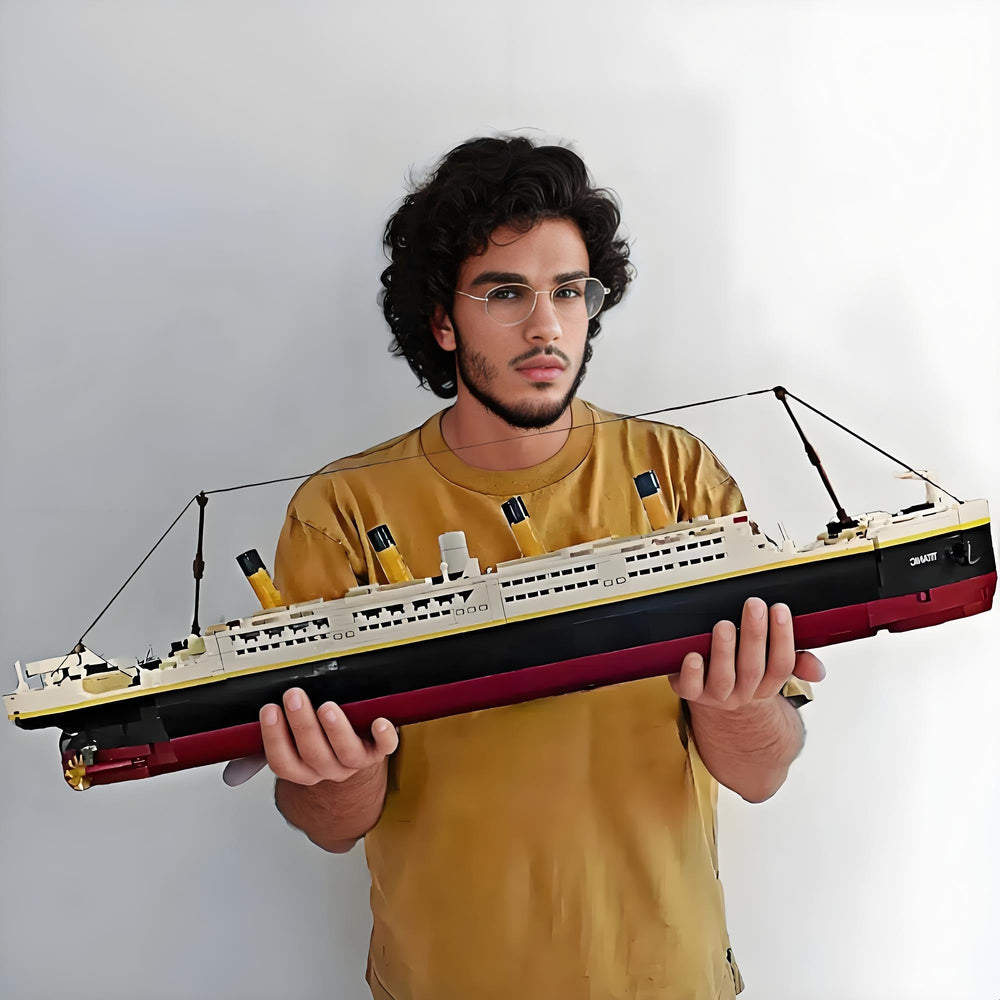 BIDIUTOY Titanic model kit interiors reveal hidden rooms for curiosity and problem-solving