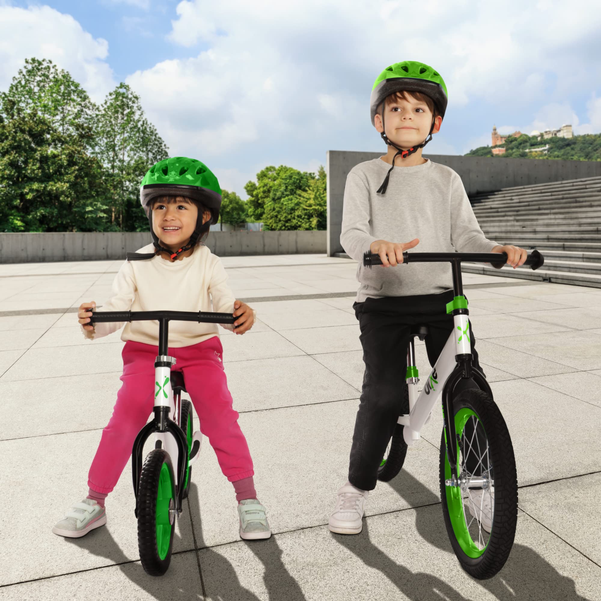 Bixe balance bike green packaging and instructions for beginner-friendly unboxing