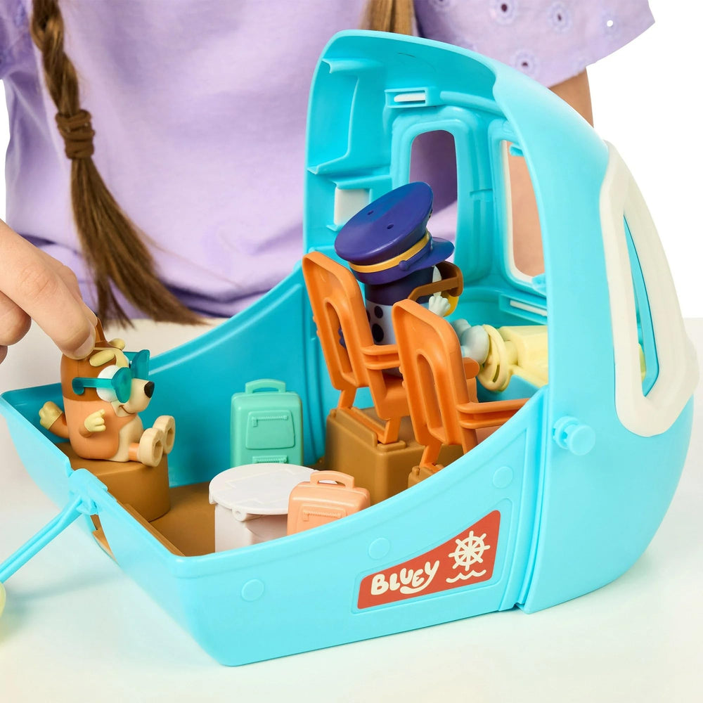 Bluey 30 play pieces encourage interactive scenes and role-play with Bluey.