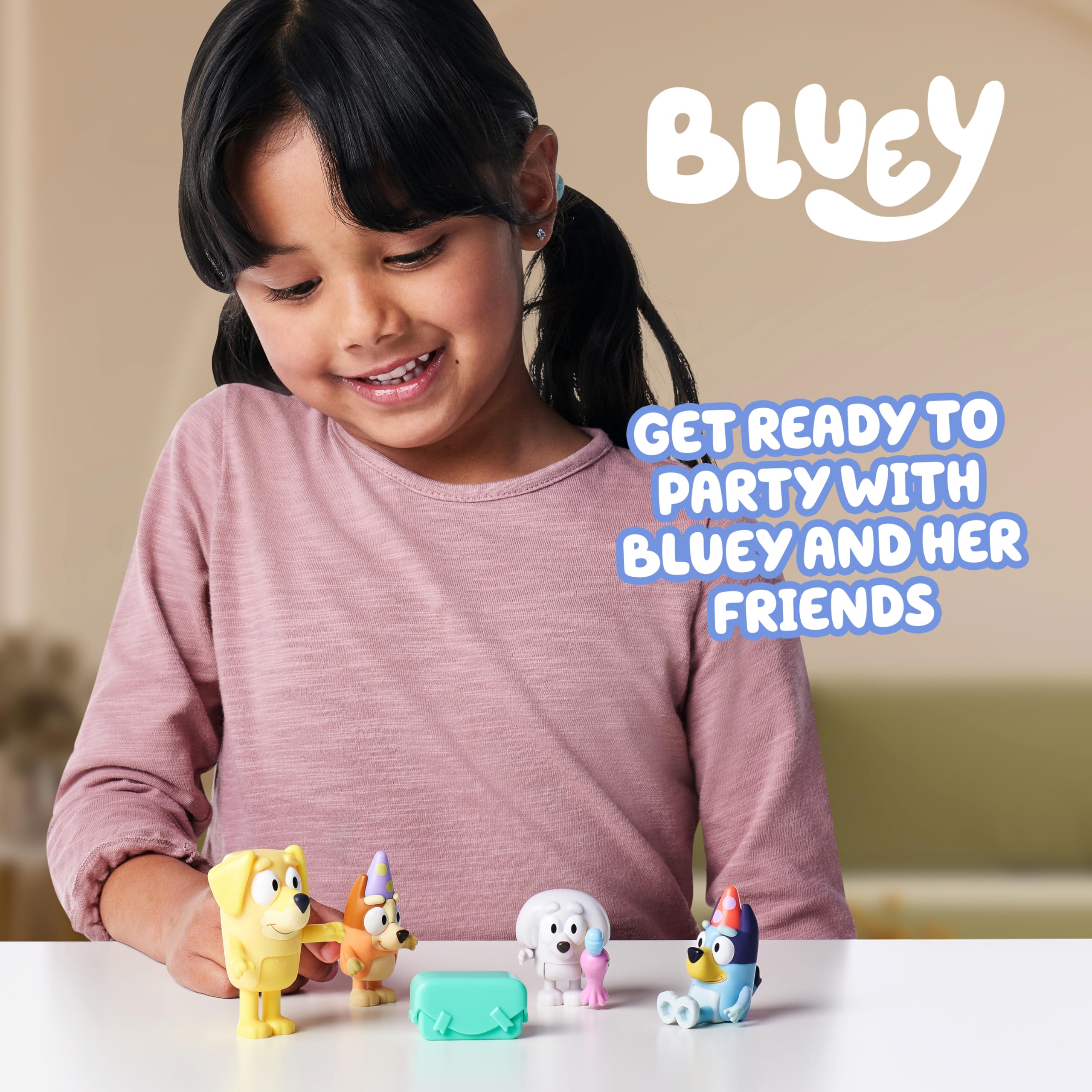 Unwrapped parcel accessory from Bluey Pass the Parcel set.