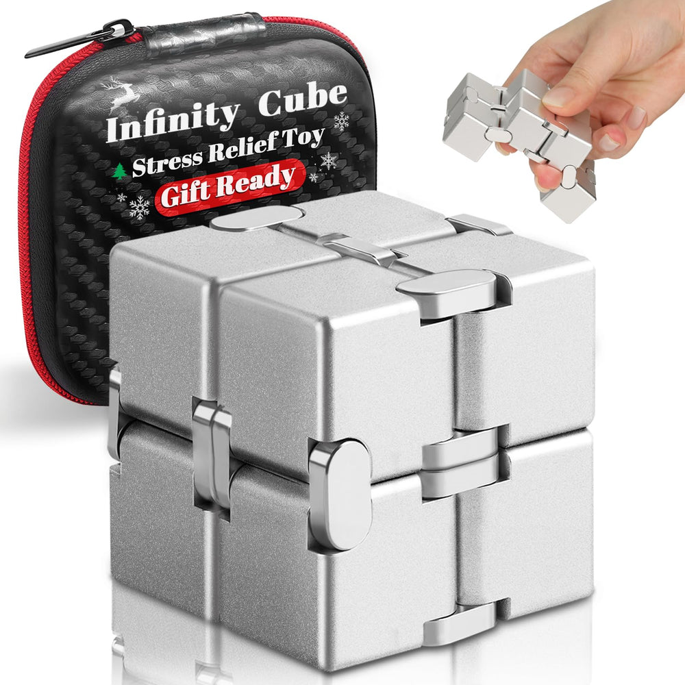 Bonison Infinity Cube held in hand shows smooth, quiet motion for focus.