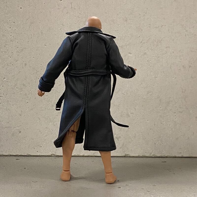 Boswon Sodier coat back view reveals wired design for pose versatility