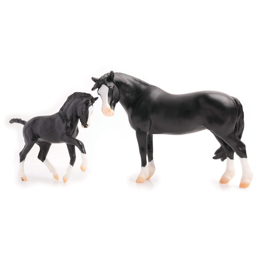 Breyer Traditional Nistar Blazing Kansas LOM in 1:9 scale, ideal for imaginative play and display