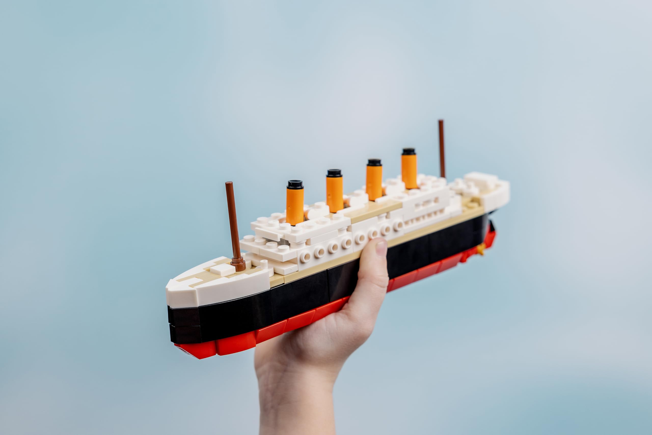Ready-to-display Titanic model from Brick Loot for desks or shelves.