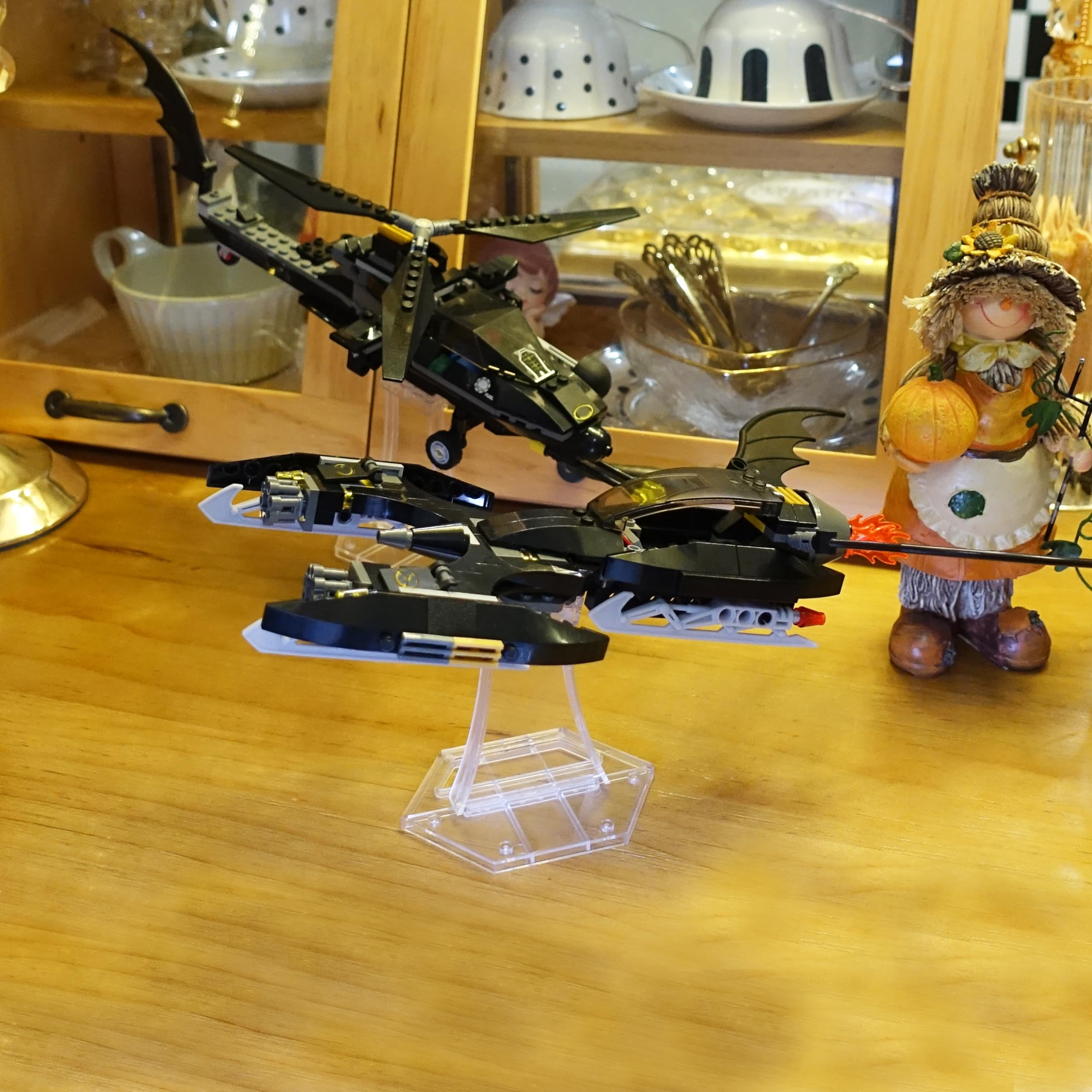 BrickVisions display stand for LEGO Jedi Starfighter 75333 highlights the sleek profile at an angled view.