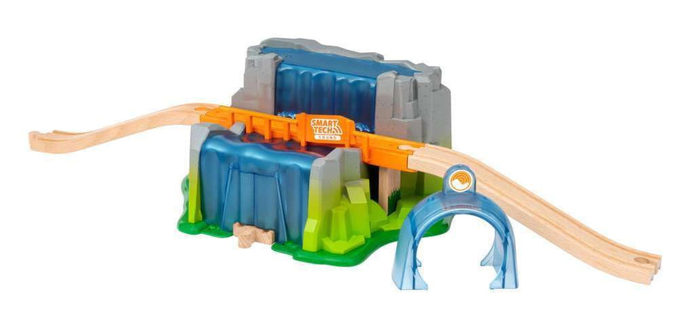 BRIO Smart Tech Sound Waterfall Tunnel FSC-certified wood detail highlights sustainable materials