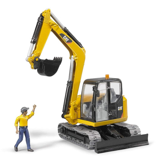 Detachable bucket accessory enhances interactive digging and mini-project realism.