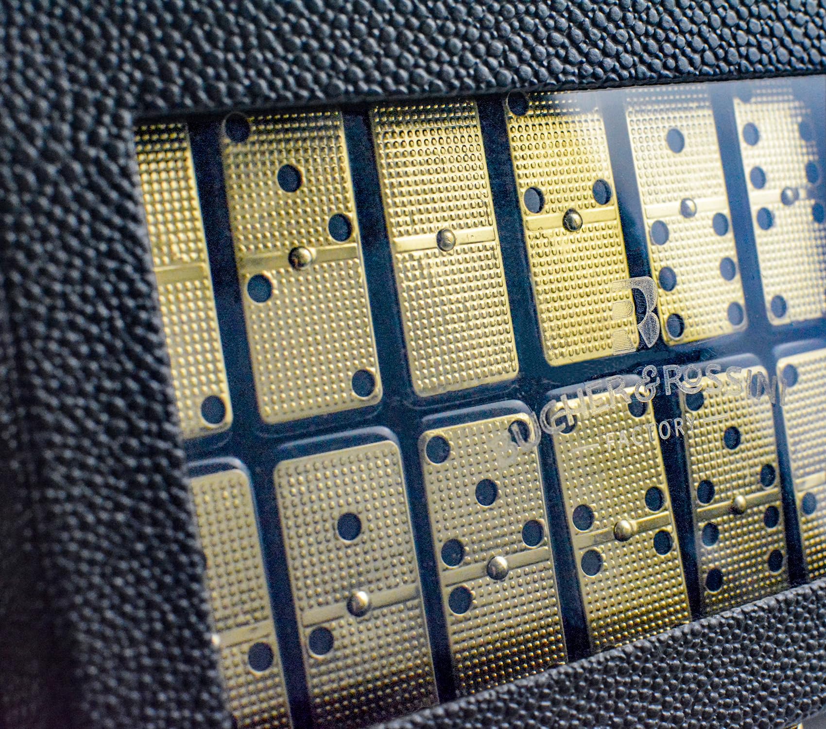 Bucher&Rossini dominoes withstand indoor and outdoor use on various surfaces.