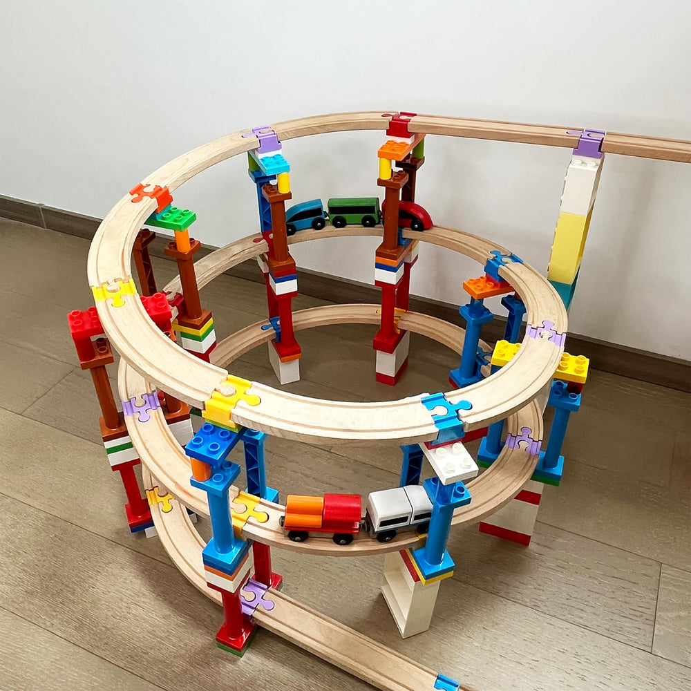Bunu1492 deformable track pieces bend into curves, unlocking new play routes.