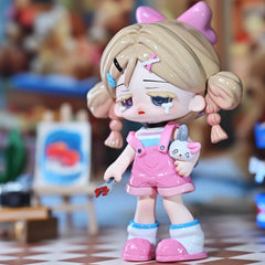 CALEMBOU Missy PVC figure; durable build for lasting display.