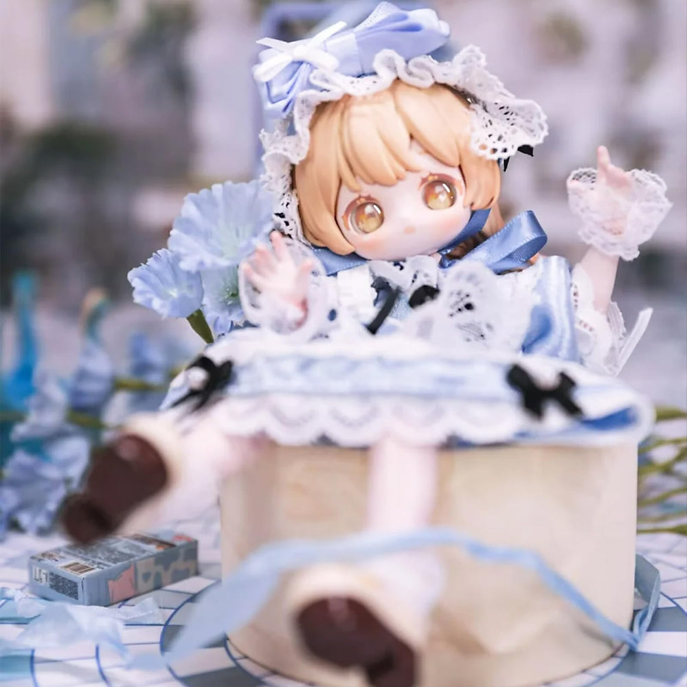 Unboxing CALEMBOU BJD blind box reveals a random vintage character for collectors.